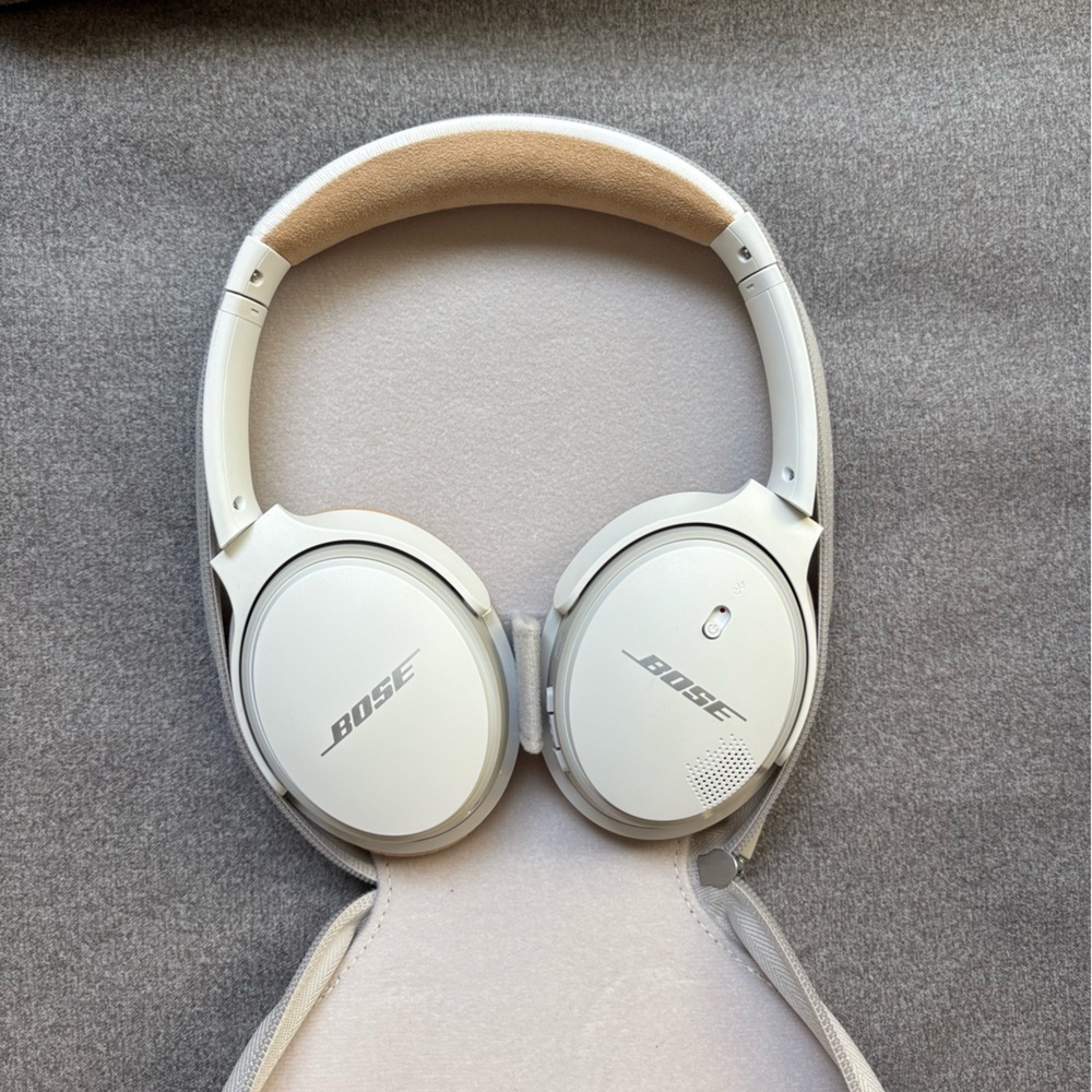Bose SoundLink Around-Ear Wireless Headphones II